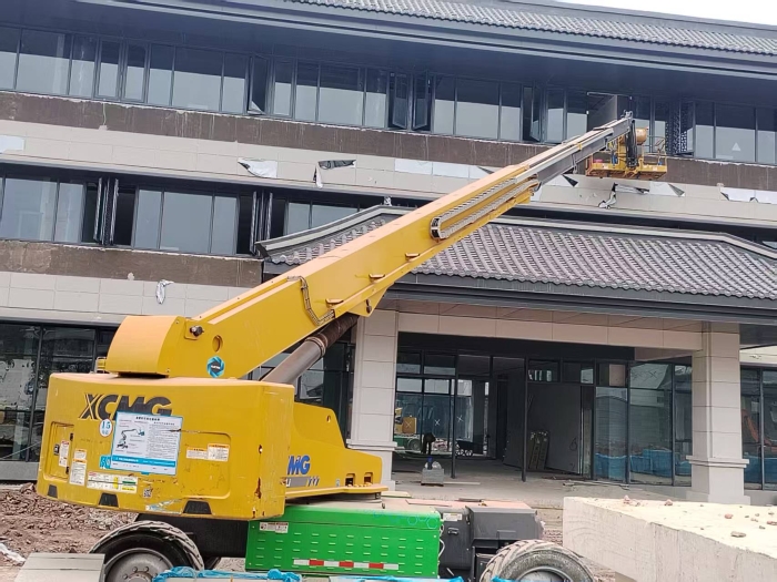 綠色施工進校園，徐工電動直臂助力廣安理工學院新建項目