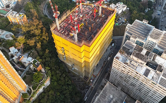 擎動香江！徐工群塔助力中國移動香港火炭數據中心建設